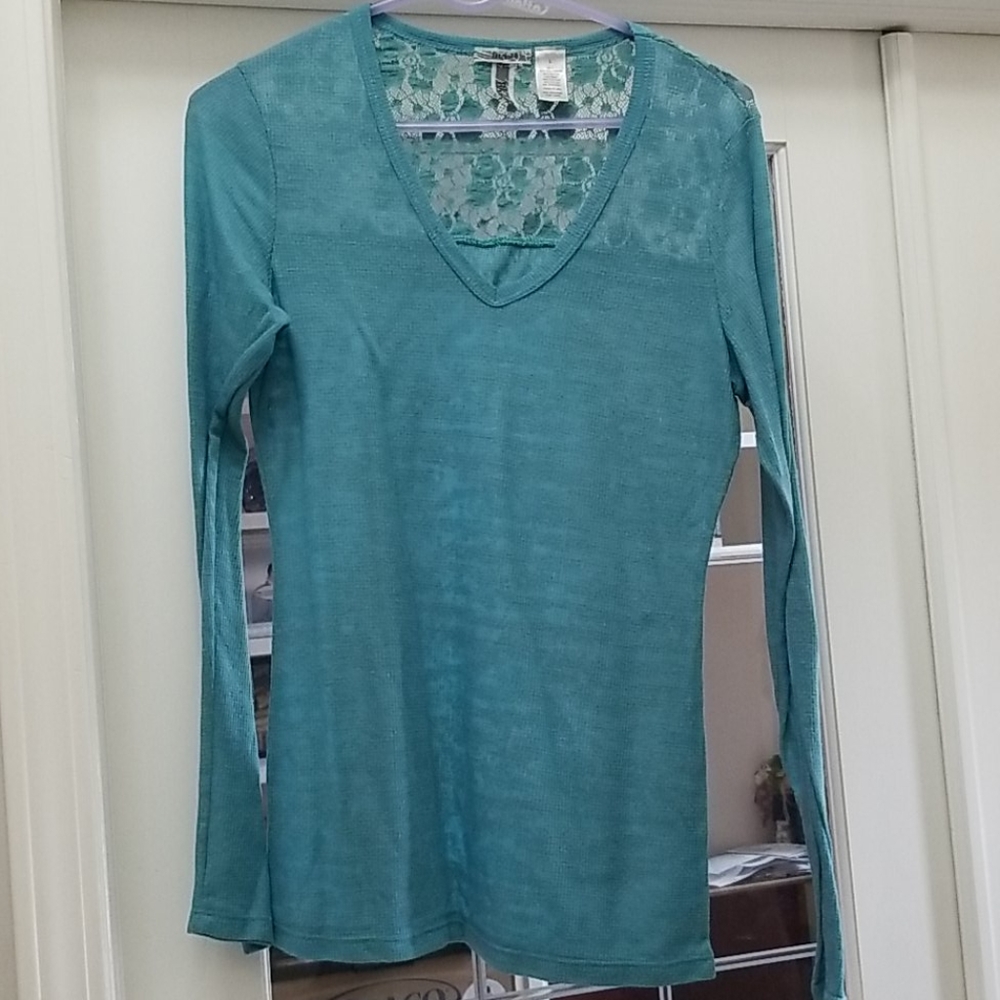 BKE Blue long sleeved shirt🦋